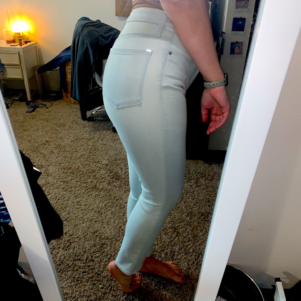 Super COMFY and cute Athleta jeans!
